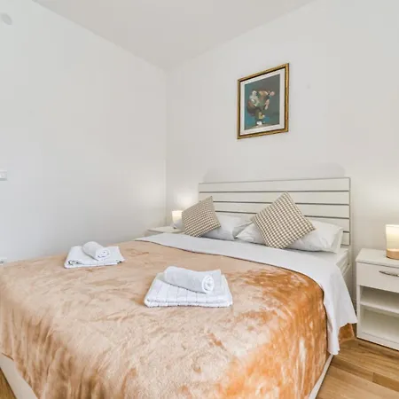 Casa Nova Near Queen Beach- By Ta Leut Agency Vila