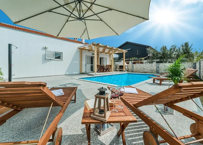 Villa Casa Nova Near Queen Beach- By Ta Leut Agency *